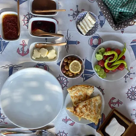 Feriehus Yakamoz & Restaurant Ayvacik (Canakkale)
