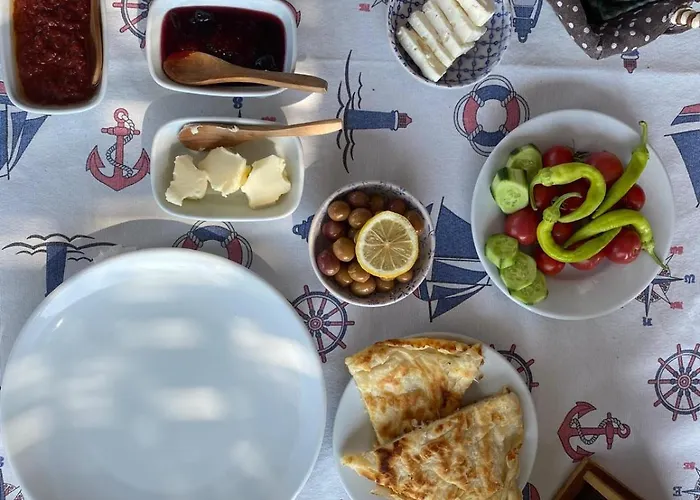 בית נופש Yakamoz & Restaurant Ayvacik (Canakkale)