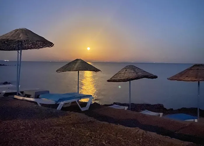 Yakamoz & Restaurant Ayvacik (Canakkale)