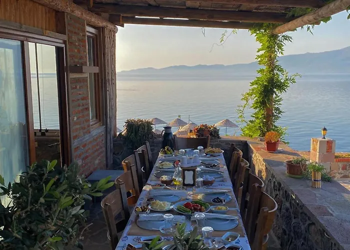 בית נופש Yakamoz & Restaurant